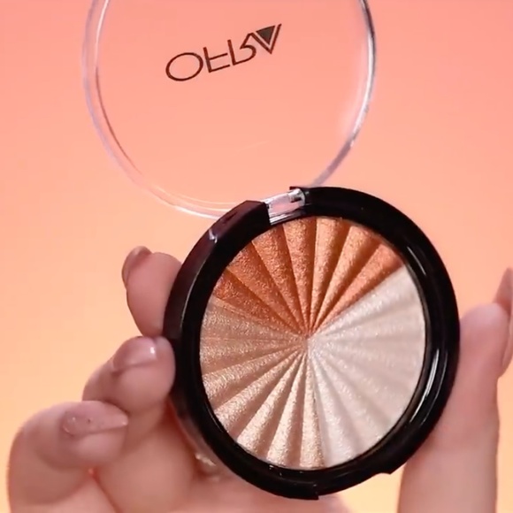 Ofra x Nikkie Tutorials "Everglow" highlighter - Picture 2 of 6